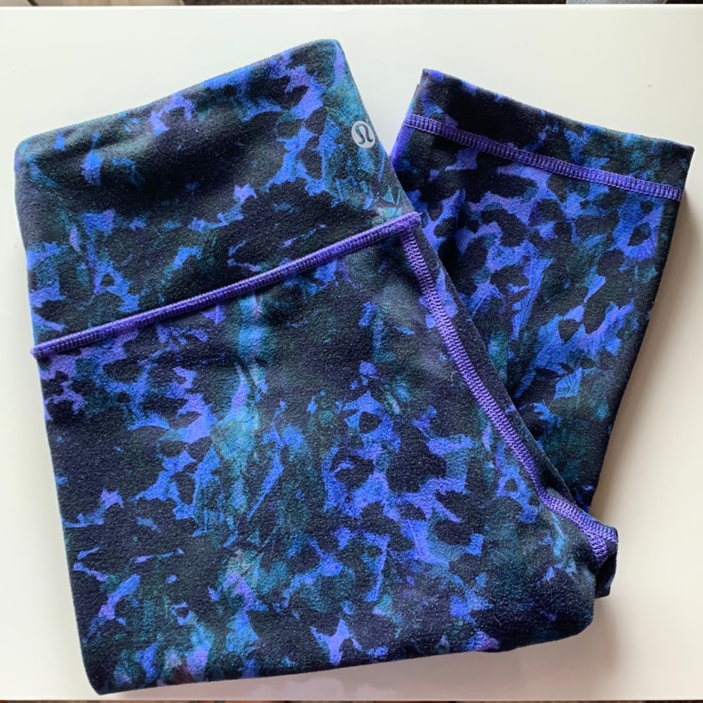 Lululemon Wunder Under Floral Blue Low-Rise Crop Leggings